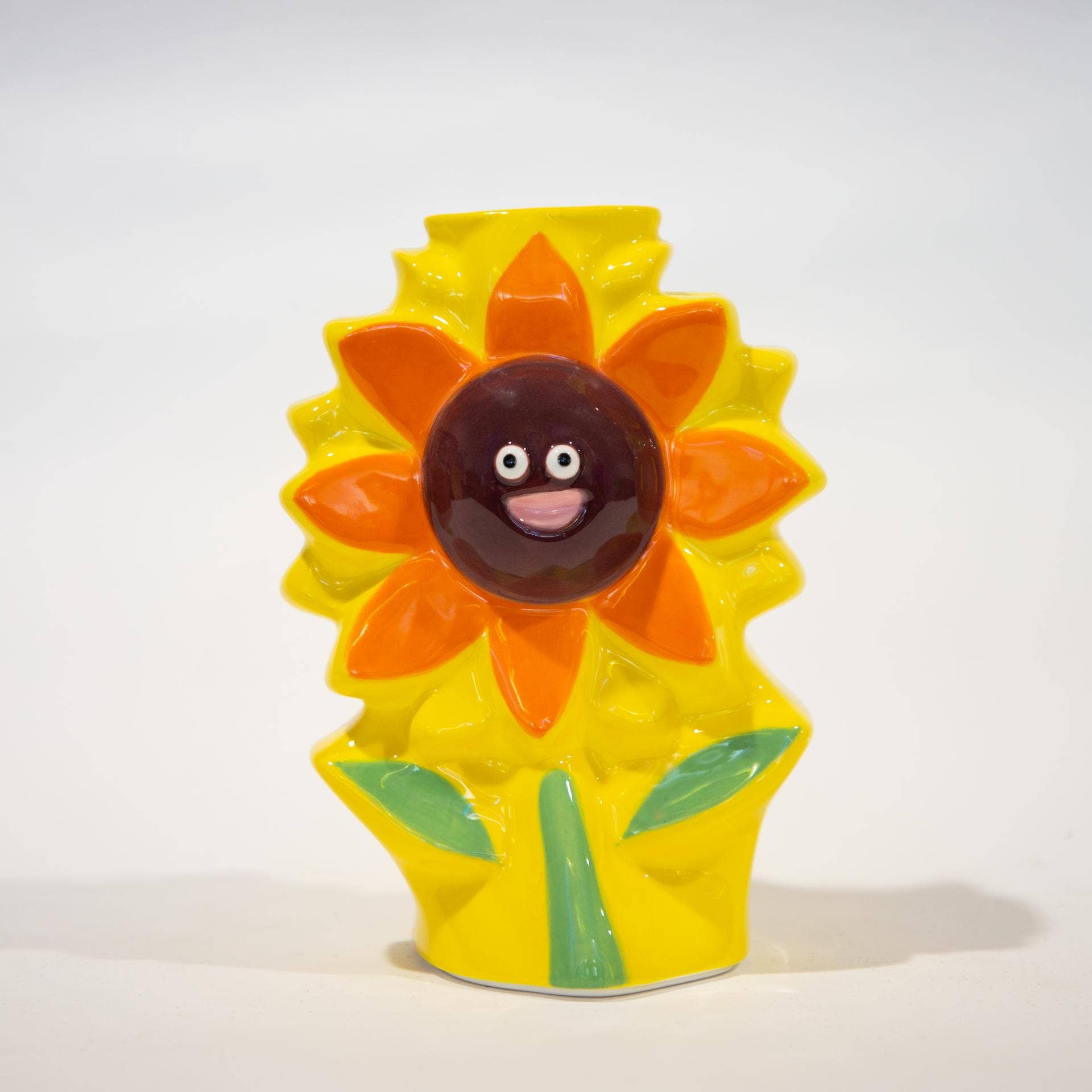 Halo Apollō Flower Vase x Leeeeee Toy