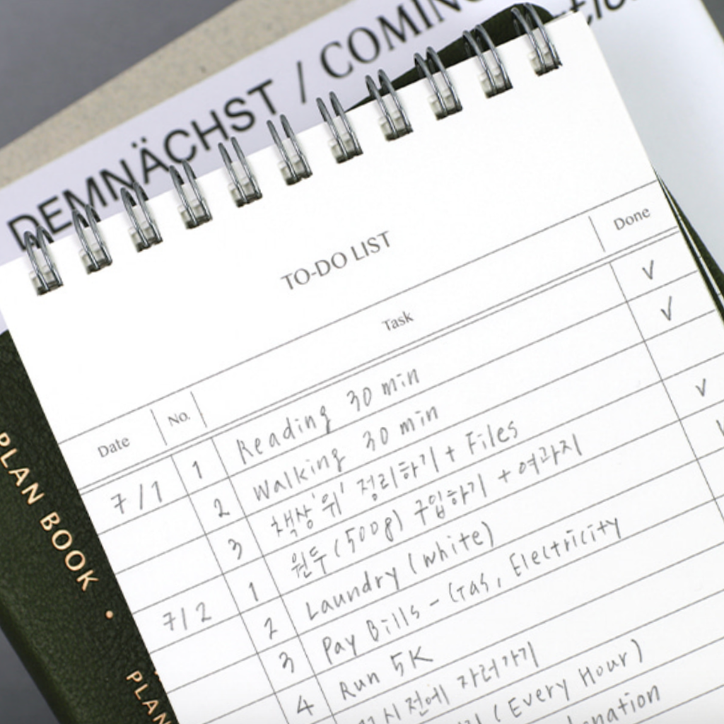 Paperian Lists To Live By [To-Do List Notebook]: Black