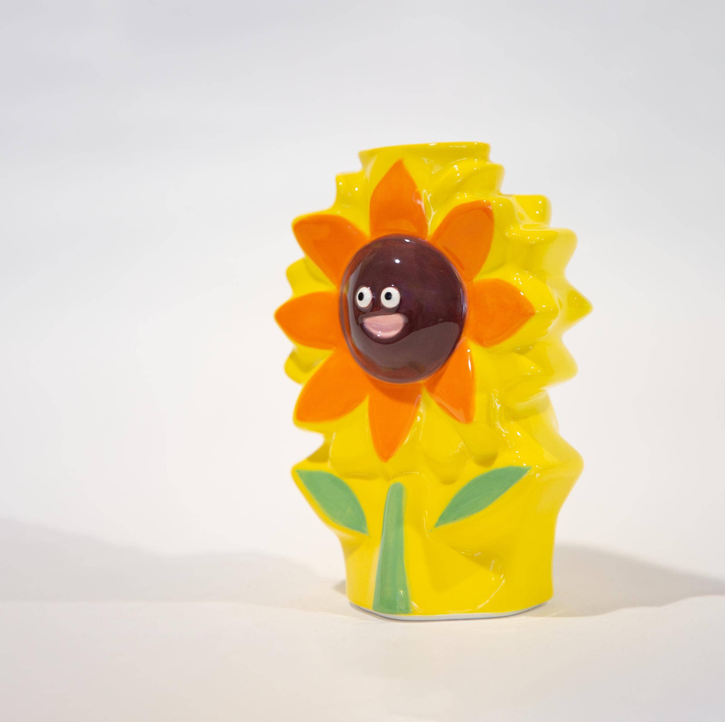 Halo Apollō Flower Vase x Leeeeee Toy