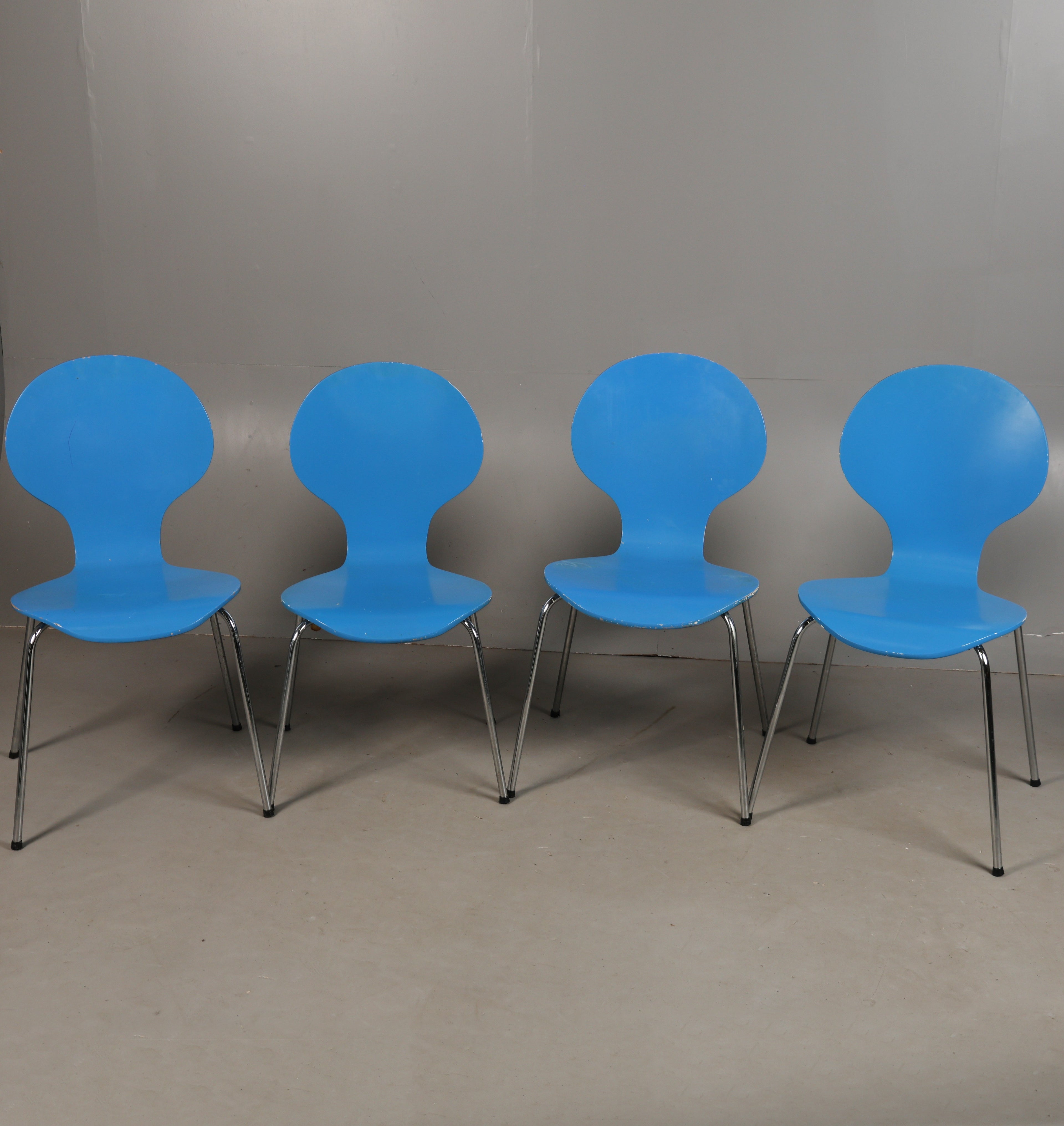 MATCHED SET OF FOUR DINING CHAIRS